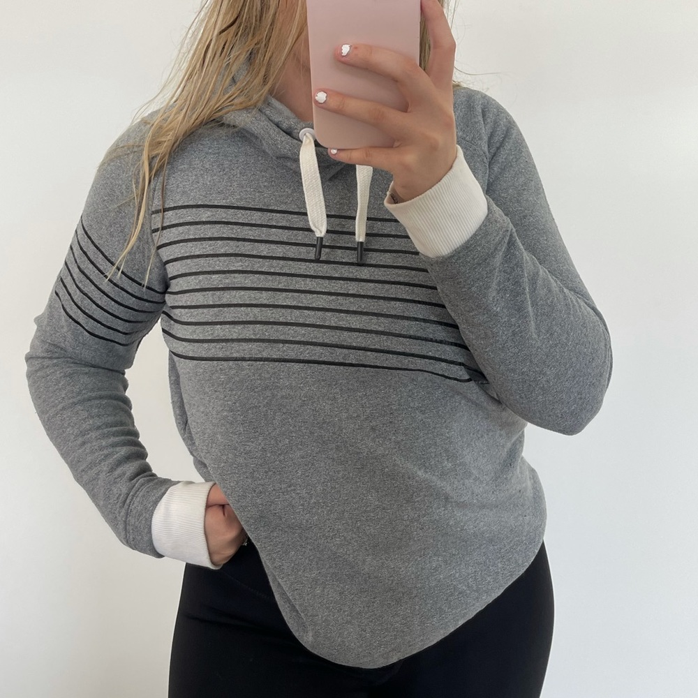 Under armour sweatshirt